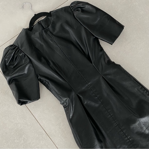 STORETS faux leather cinched waist short sleeve dress - Picture 3 of 4